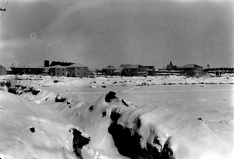 Plusieurs maisons du nouveau quartier en hiver