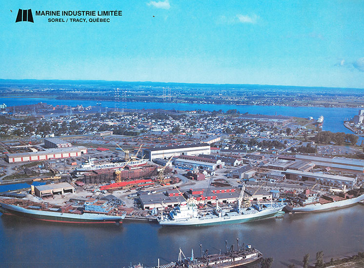 Photo aérienne montrant l'ensemble des chantiers de Marine Industrie